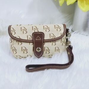 Dooney & Bourke wristlet